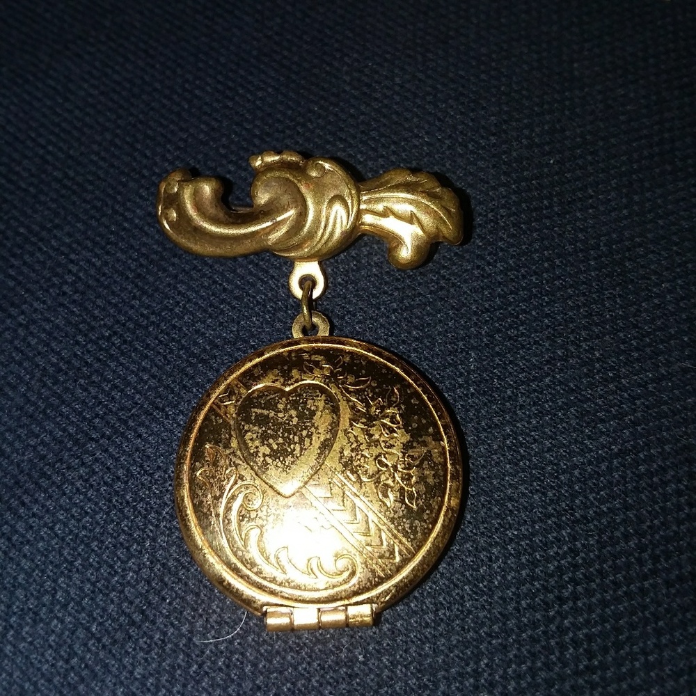 Ladies heart pin